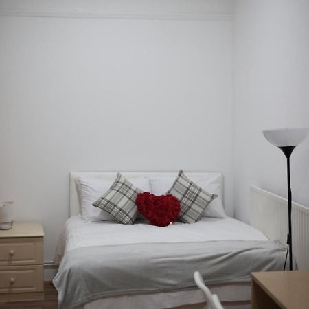 Oyo New City Lodge Лондон Экстерьер фото