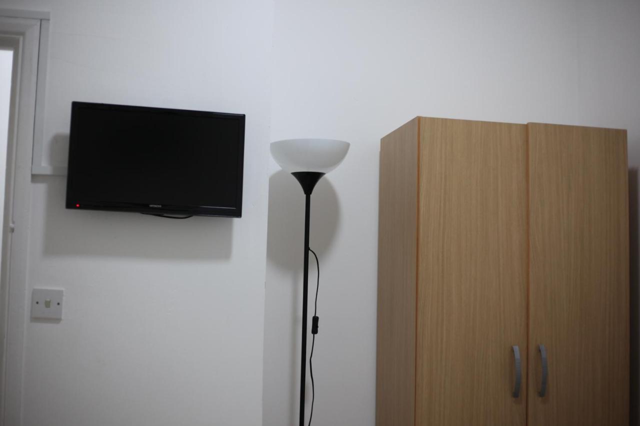 Oyo New City Lodge Лондон Экстерьер фото