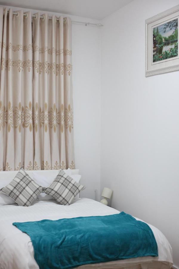 Oyo New City Lodge Лондон Экстерьер фото