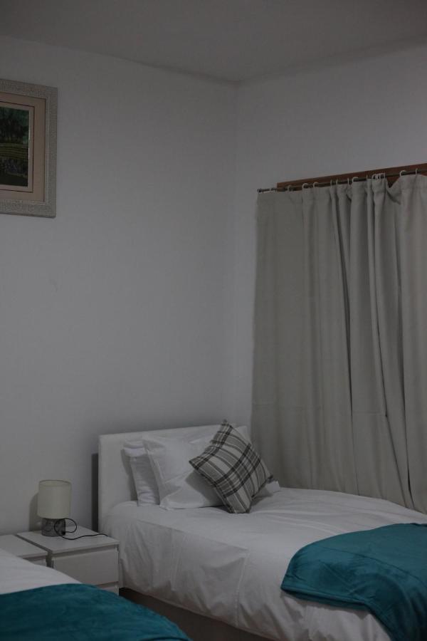 Oyo New City Lodge Лондон Экстерьер фото
